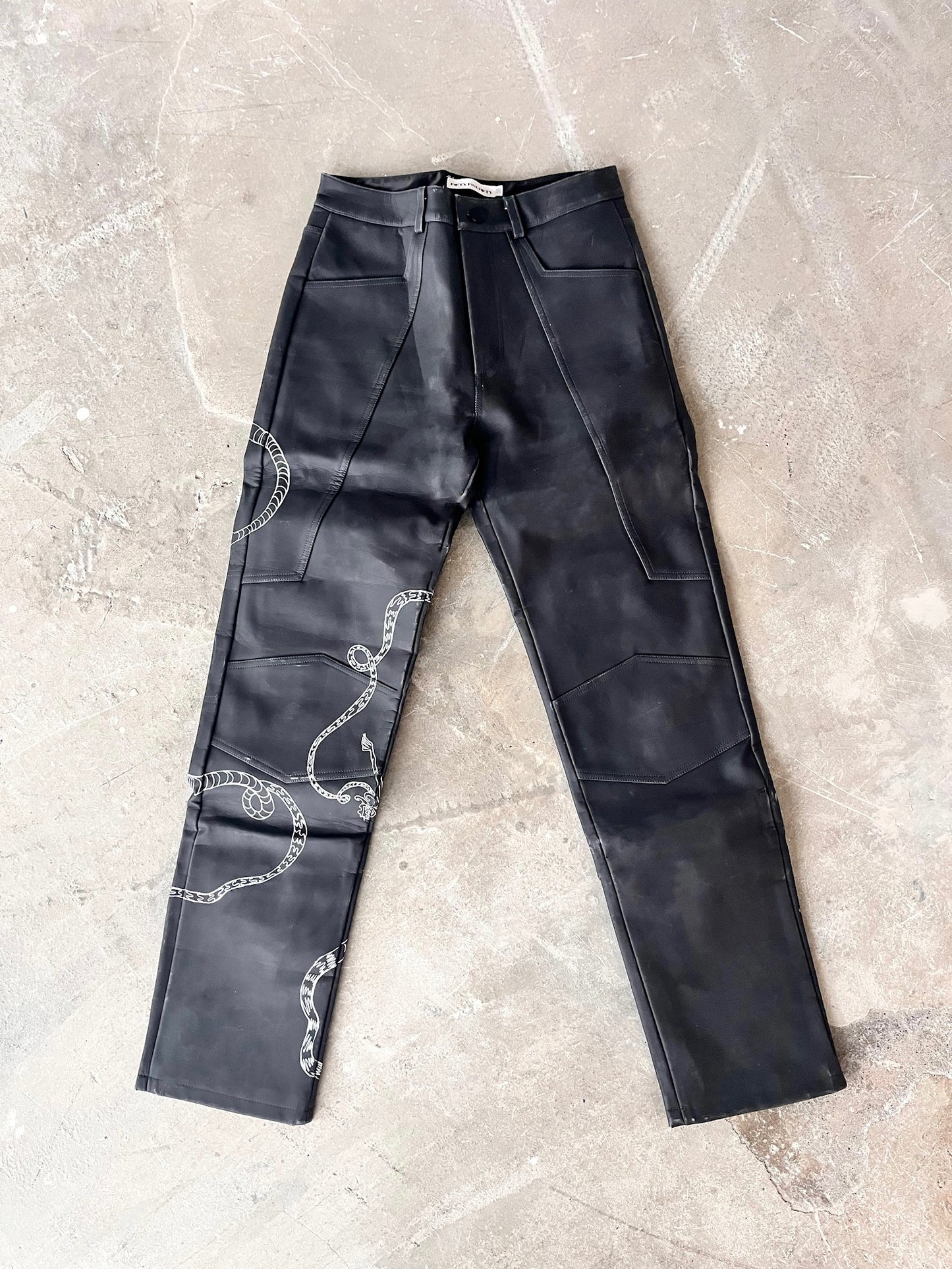 CAN YOU HANDLE IT HEAT-REACTIVE TROUSERS